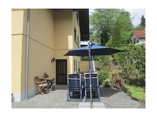Terrasse u. Eingang