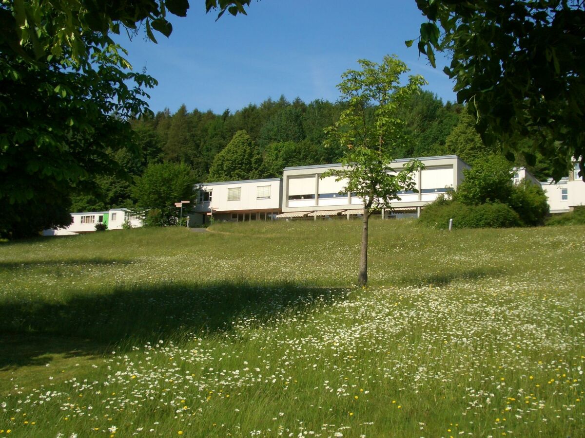 Blick auf das Feriendorf mit Speisesaal