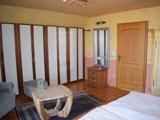 Schlafzimmer Bild 2