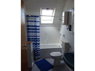 Badezimmer mit Duschwanne