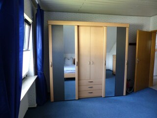Schrank Schlafzimmer