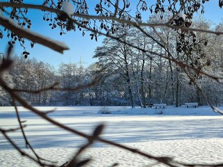 Ferienhaus-Meyer-Lautzenbrücken-Winter-Weiher