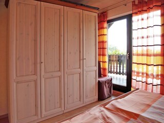 Schlafzimmer 2 - Kleiderschrank