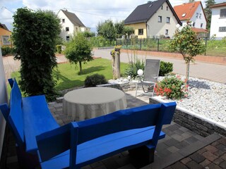 Sitzmöglichkeit vor dem Haus