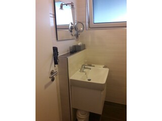 Dusche/WC mit Fenster