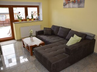 SCHLAFSOFA / Zugang zum Balkon Schiesenhaus