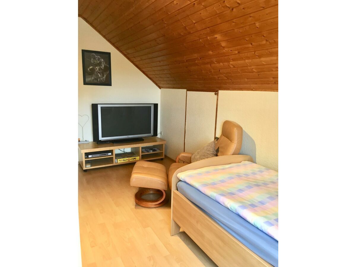 Ferienwohnung Wick - Einzelschlafzimmer/Fernseher