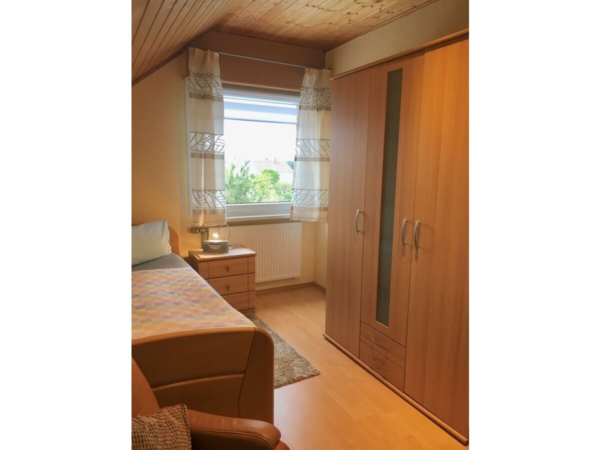 Ferienwohnung Wick - Einzelschlafzimmer/Schrank