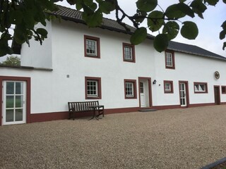 Außenansicht vom Birnbaum aus