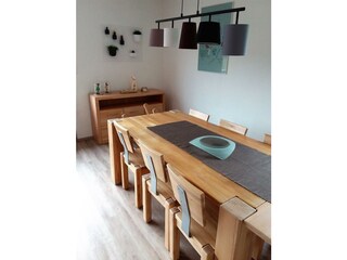 Essplatz an großer Tafel