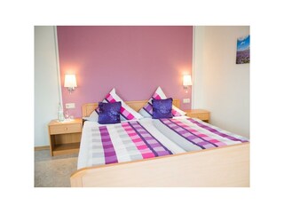 Schlafzimmer in der Ferienwohnung Kalkofen