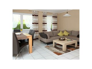 Wohn-/Essbereich in der Ferienwohnung Afrika