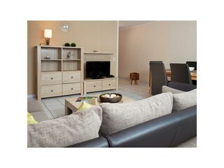 Wohn-/Esszimmer mit TV  i.d.Ferienwohnung Afrika