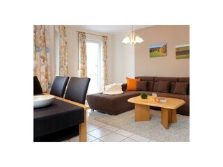 Wohnzimmer mit Eßplatz, Fewo Hunnenkopf