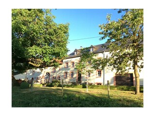 Hofanlage in der Morgensonne