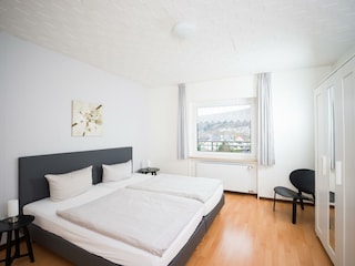 Schlafzimmer 1 mit Doppelbett