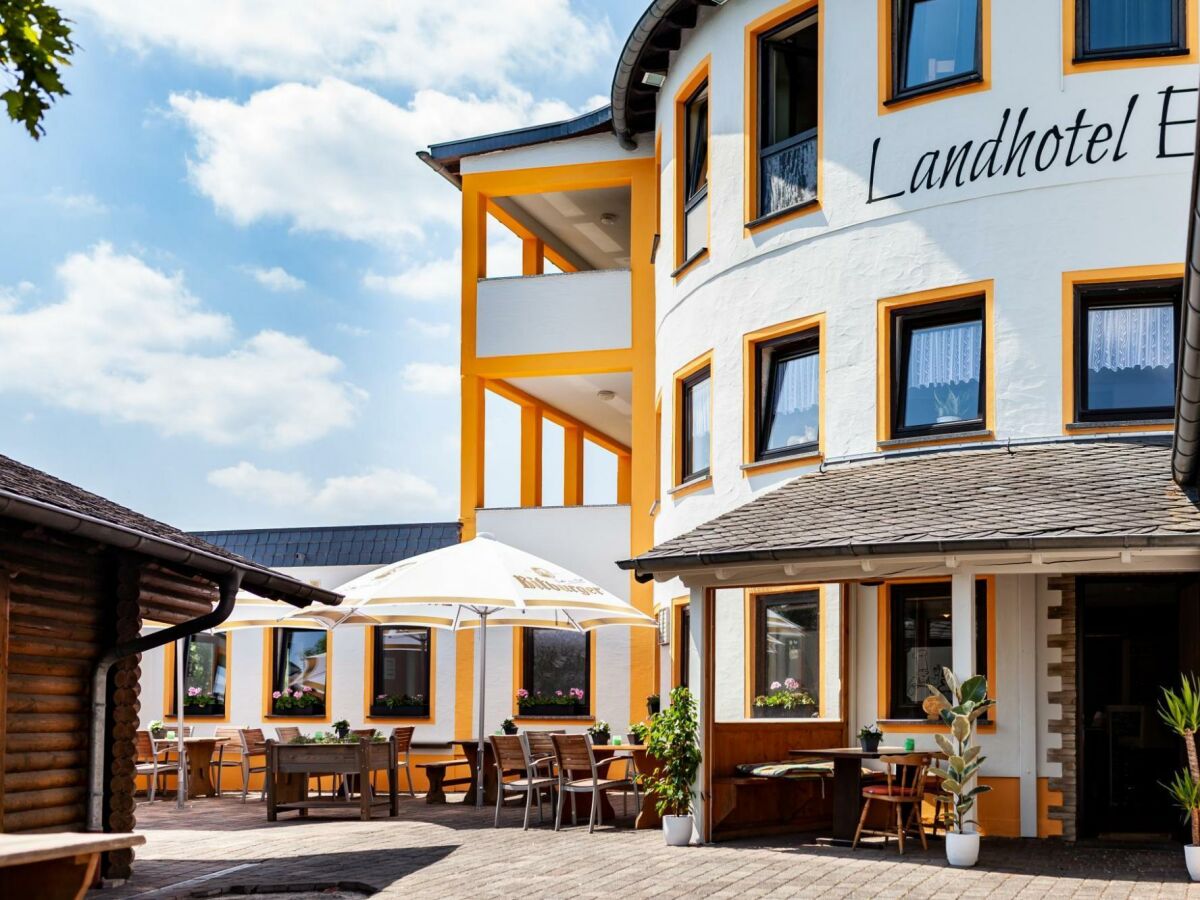 Landhotel Eifelblick Terrasse