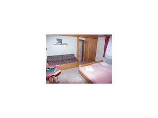 Zimmer 4 zum Bad