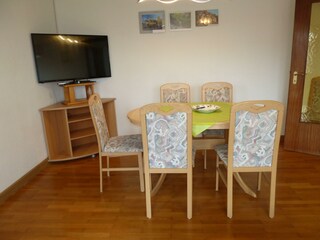 Wohnzimmer mit Essecke