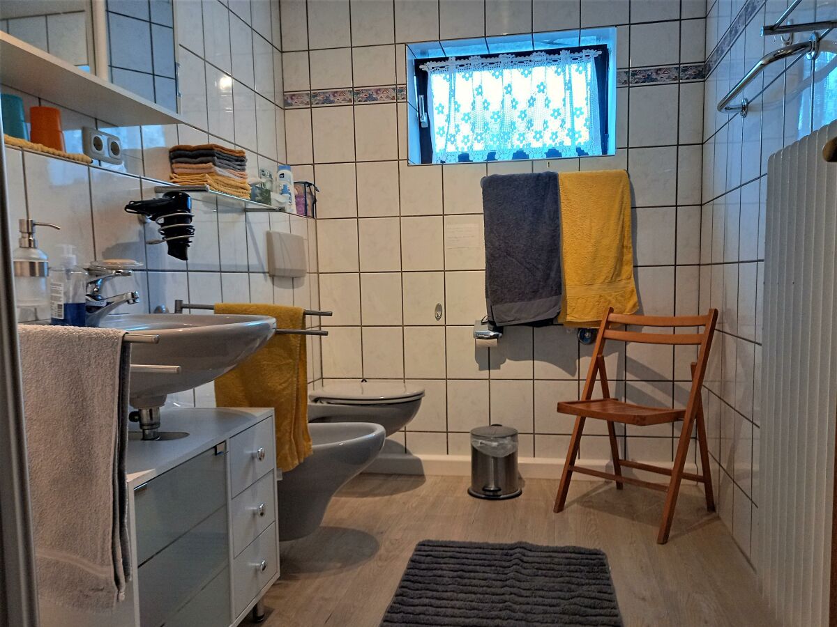 Haus Leiff > Badezimmer