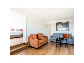 Wohnung 7: Wohnzimmer Ansicht 5