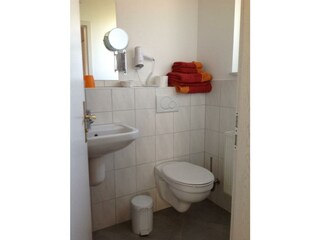 DU/WC im Gästezimmer der Pension