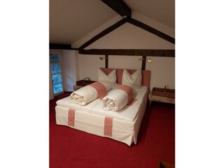 1. Schlafzimmer, Bett