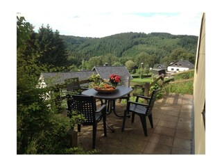 Terrasse hinterm Haus