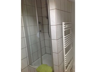 Dusche im Bad