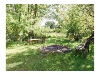 Feuerstelle mit Schwenkgrill