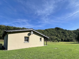 Hausansicht von hinten seitlich