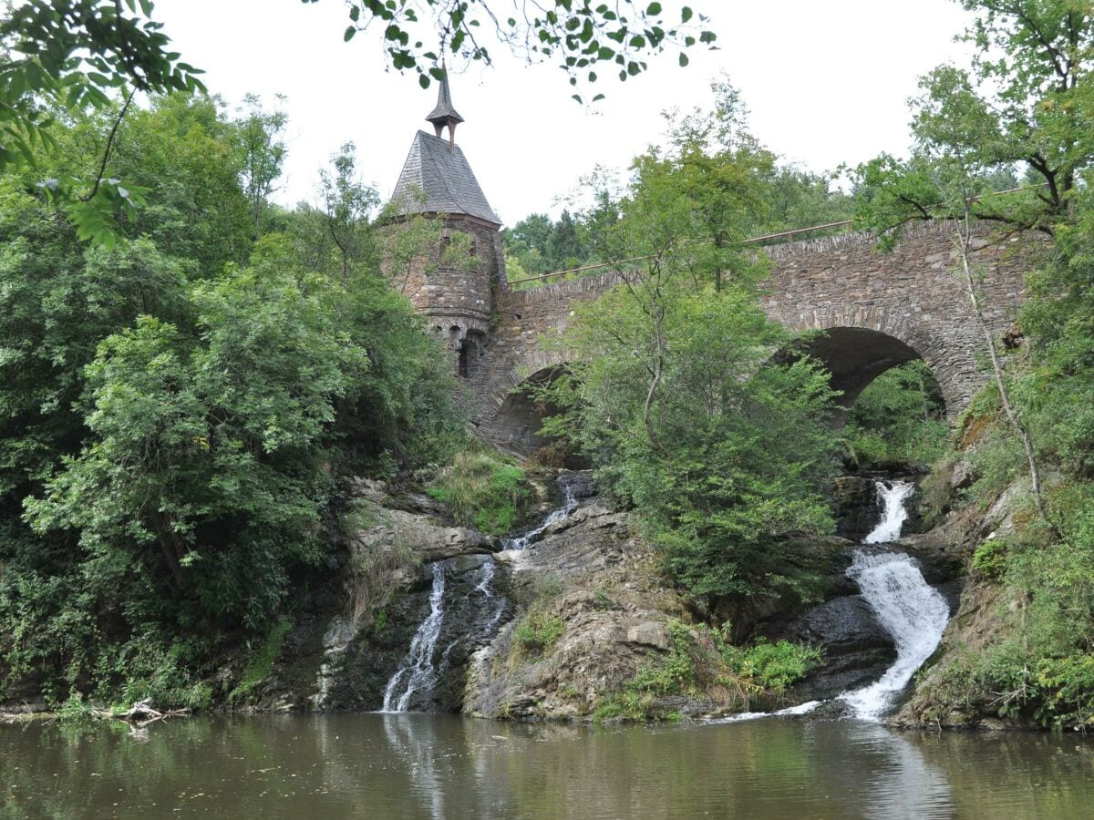 Rauschenden Wasserfällen an der Pyrmonter Mühle