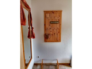 Blick vom Wohnzimmer in den Flur