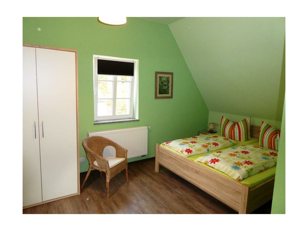 Schlafzimmer 1