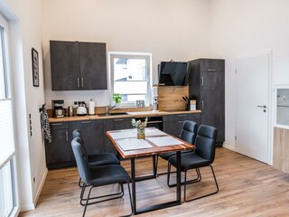 Komplett ausgestattete Küche