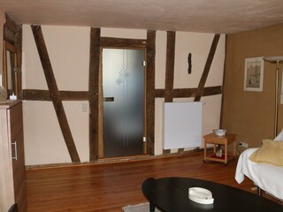 FeWo_0012 - WoZi(Blick auf SchlZi-Wand)