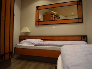 große Fewo kleines Schlafzimmer