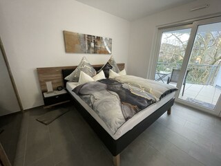 Schlafzimmer mit Parkblick und extra Balkon