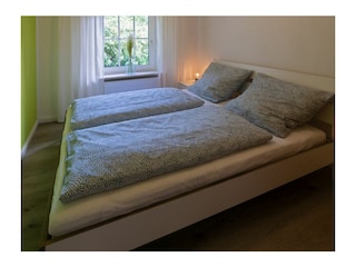 Schlafzimmer II Bild I