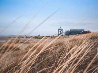 Haus-des-Gastes-am-Hauptstrand-in-Norddeich