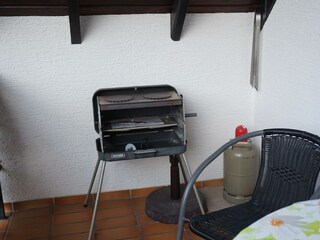 Grill auf dem Balkon