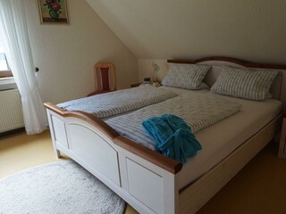 Schlafzimmer.
