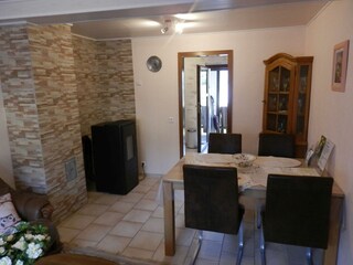 Eßecke mit Pelletofen