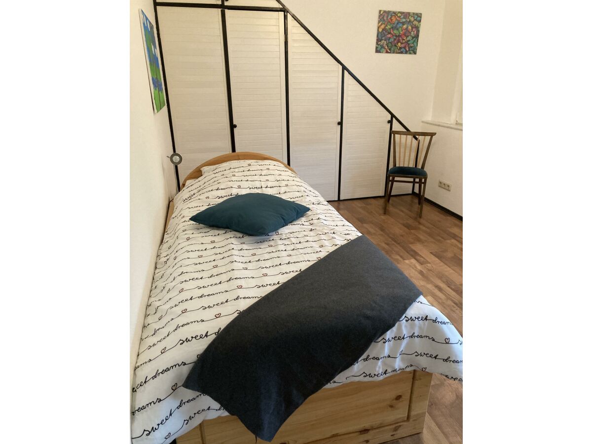 Schlafzimmer 2OG