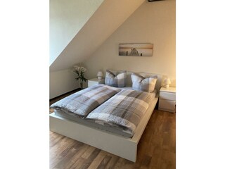 Schlafzimmer 2OG
