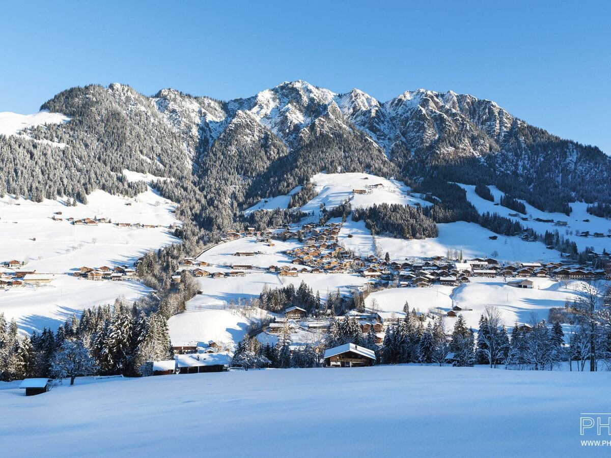 Panoramablick Alpbach im Winter