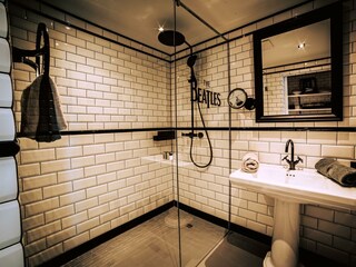 Söll_AparthotelOldSchool_Bad_WilderKaiser