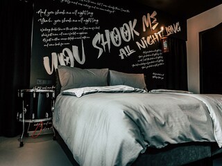 Söll_AparthotelOldSchool_Schlafzimmer_WilderKaiser