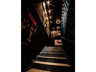 Söll_AparthotelOldSchool_Stiegenhaus_WilderKaiser