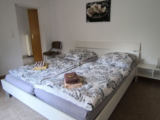 Schlafzimmer Bild 1